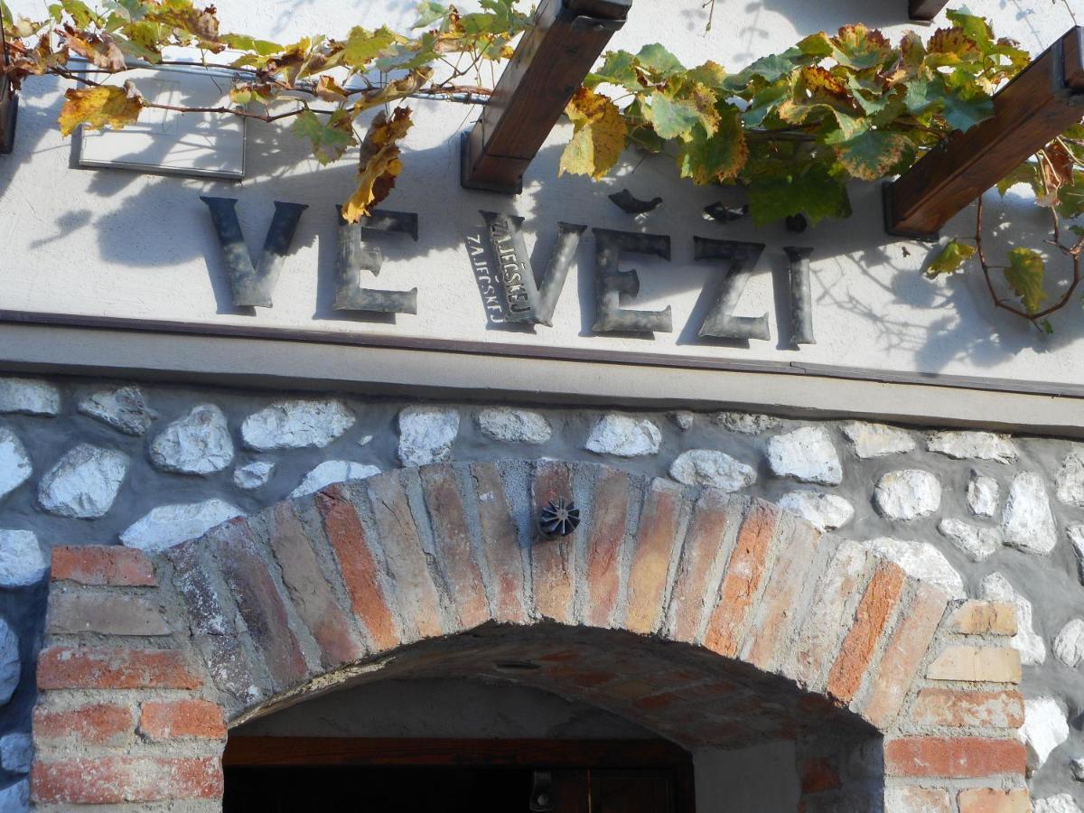 V Zajecskej Vezi Apartment Zajeci Luaran gambar